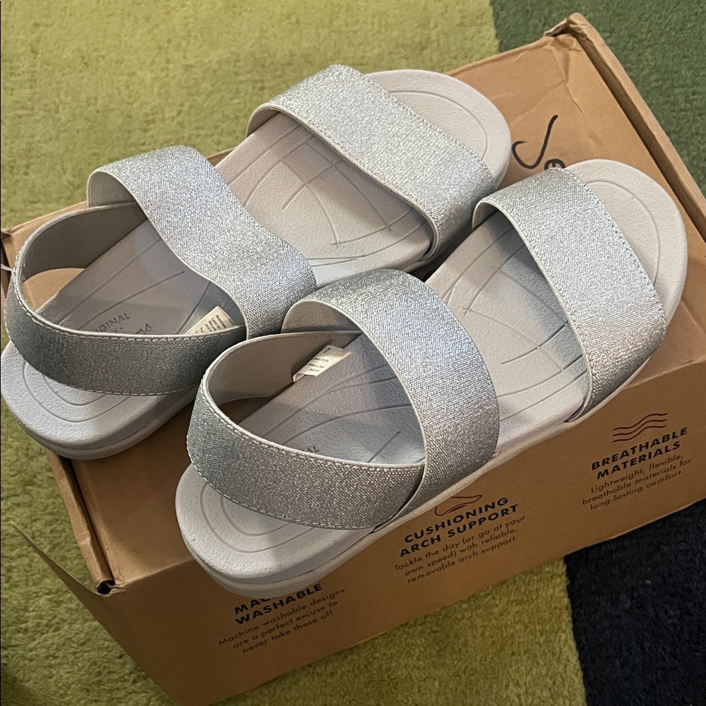 Dearfoams Classic Comfort Sandals